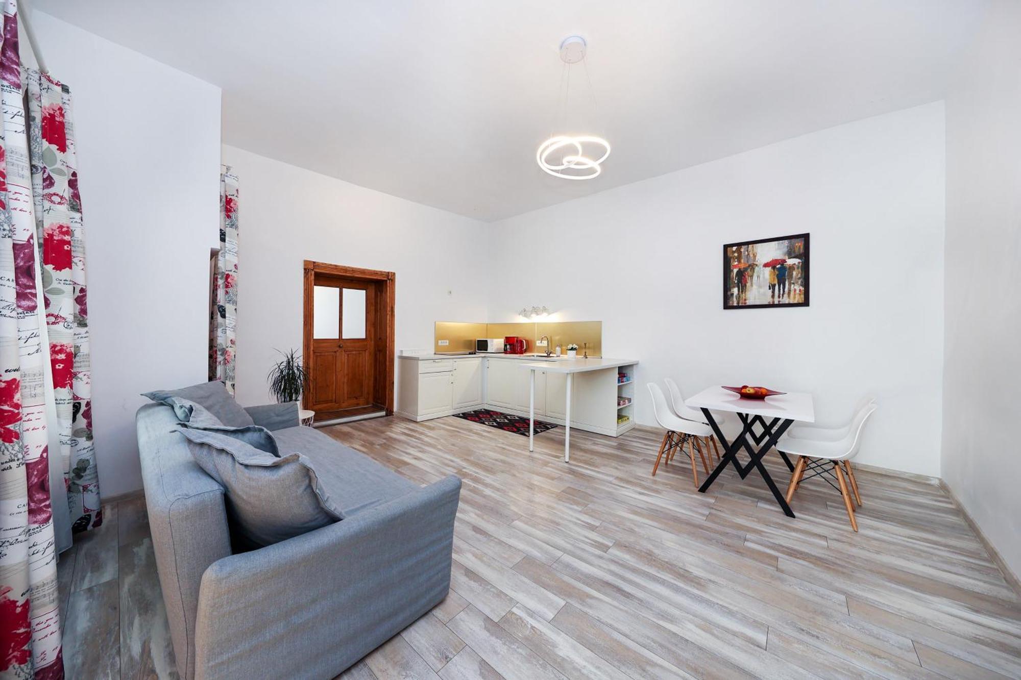 Hirscher Apartments Braşov Buitenkant foto