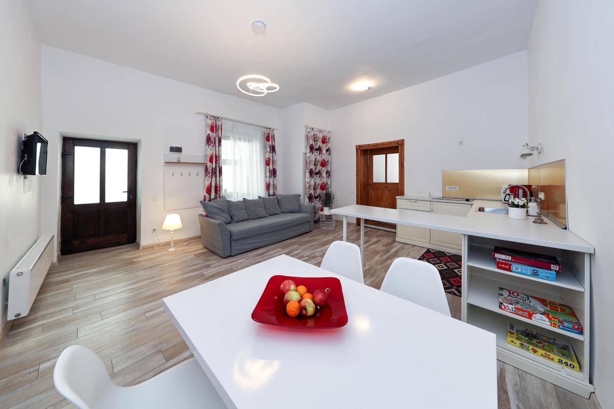 Hirscher Apartments Braşov Buitenkant foto