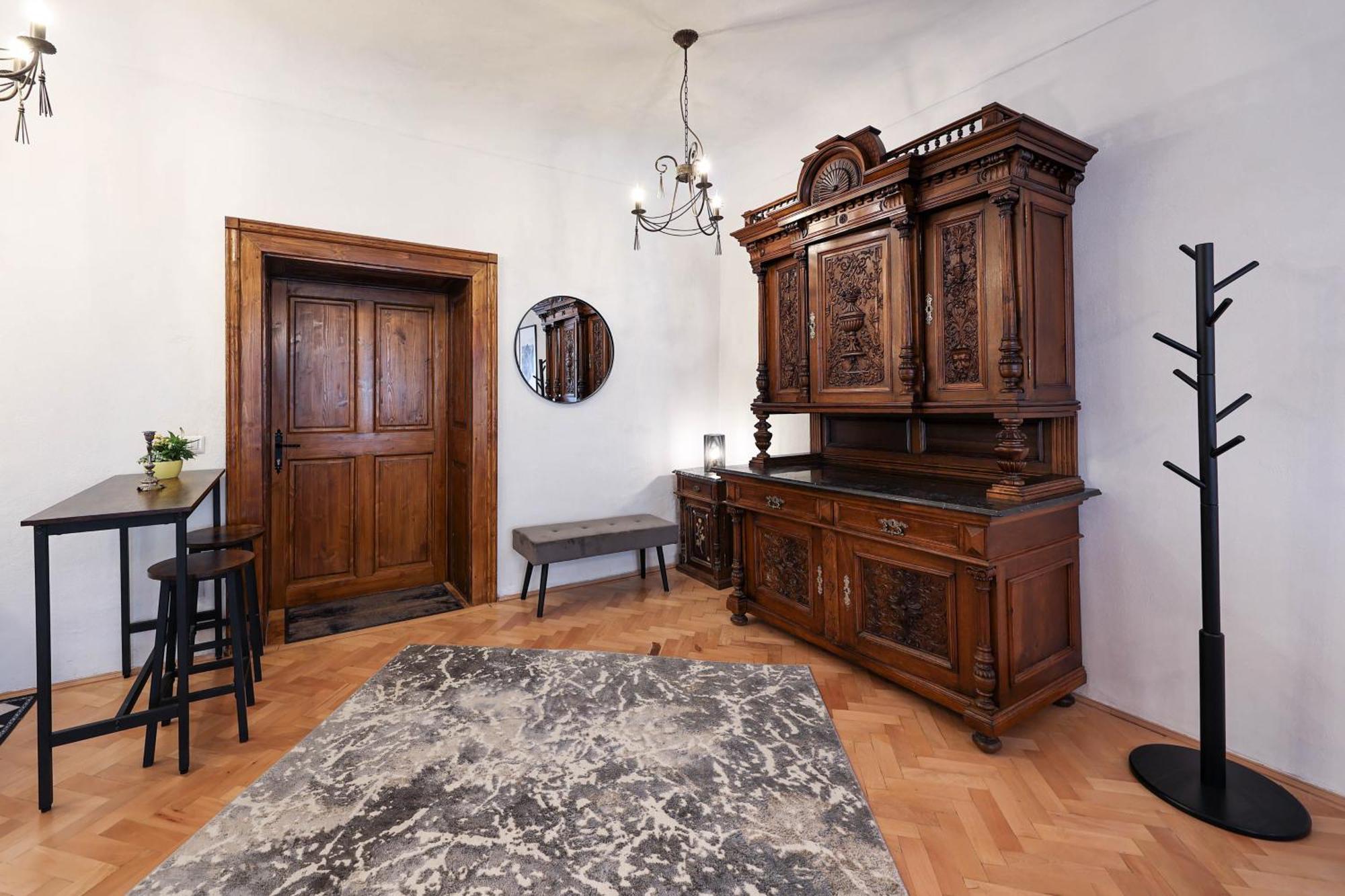 Hirscher Apartments Braşov Buitenkant foto